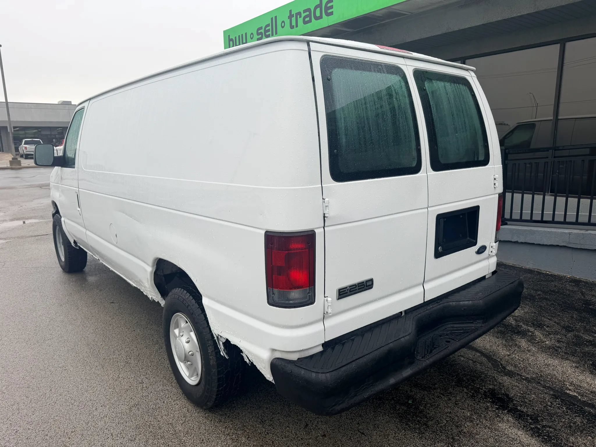 Used 2008 Ford E-250 and Econoline 250 RWD image 4
