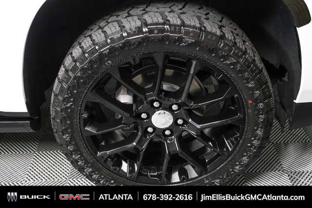 Used 2023 Chevrolet Suburban High Country image 38