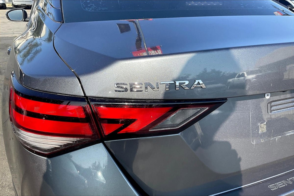Used 2020 Nissan Sentra SV FWD image 8