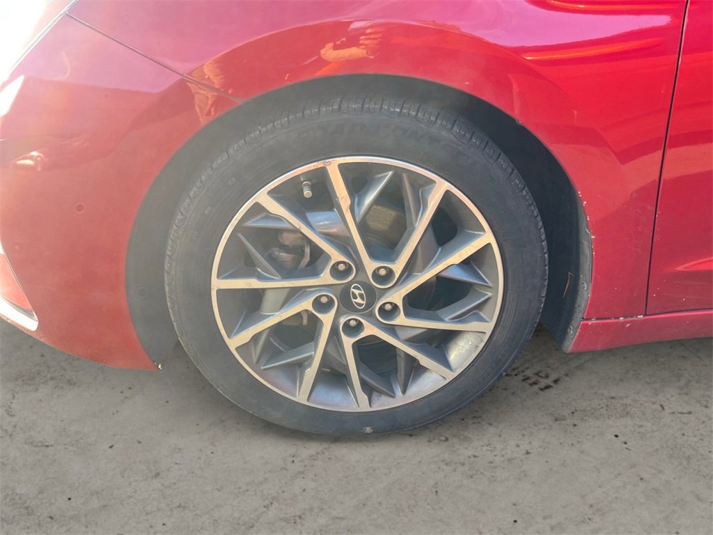 Used 2020 Hyundai Elantra Limited w/ Ultimate Package 03 image 9