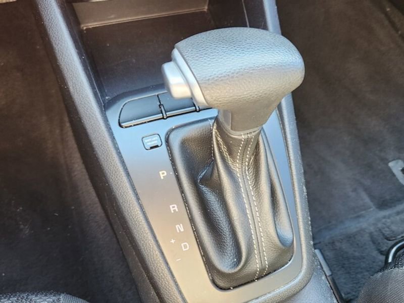 Used 2021 Kia Rio S image 17