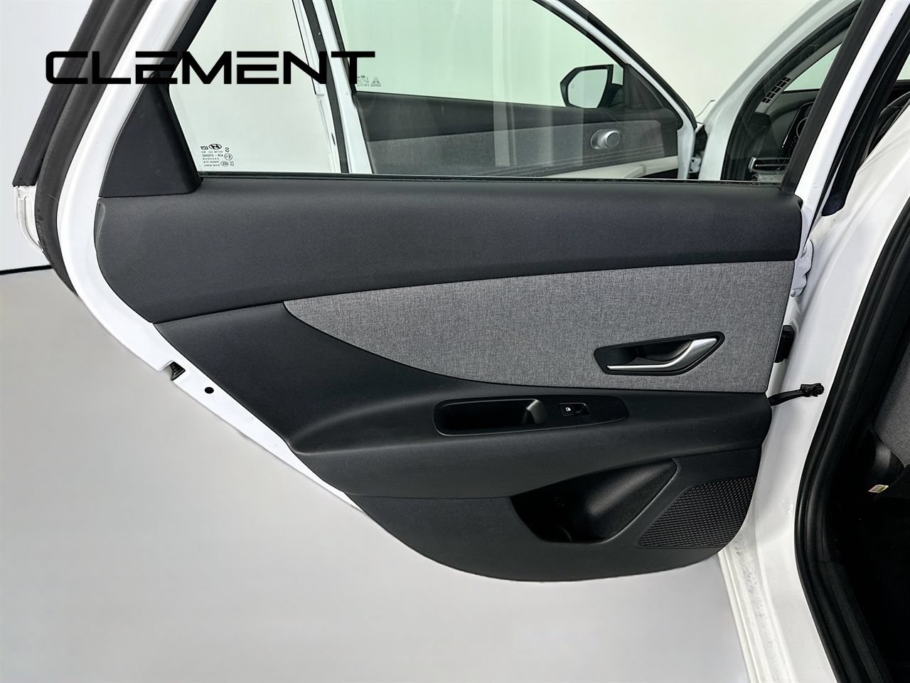 Used 2024 Hyundai Elantra Limited FWD image 32