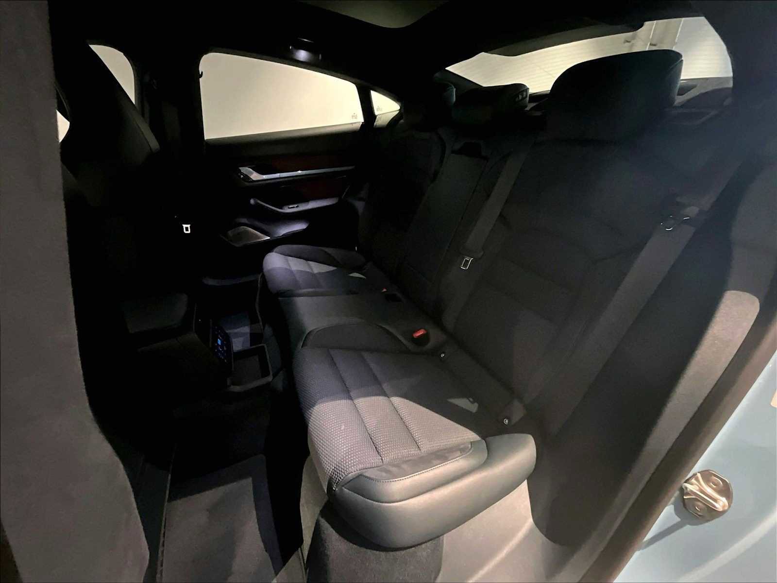 Used 2020 Porsche Taycan Turbo S image 31