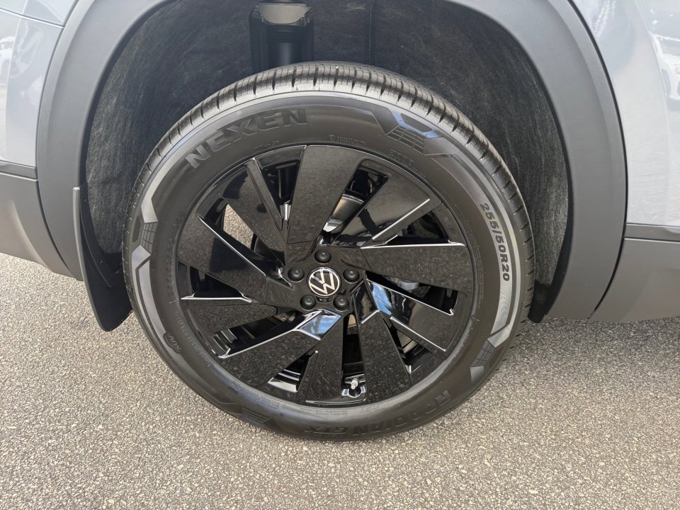 New 2026 Volkswagen Atlas SE image 23