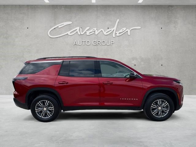Used 2024 Chevrolet Traverse LT w/ Trailering Package FWD image 17