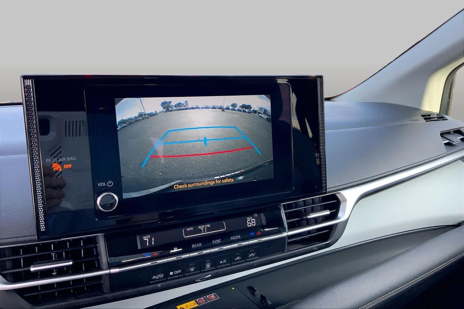 Used 2025 Toyota Sienna LE w/ LE Plus Package FWD image 27