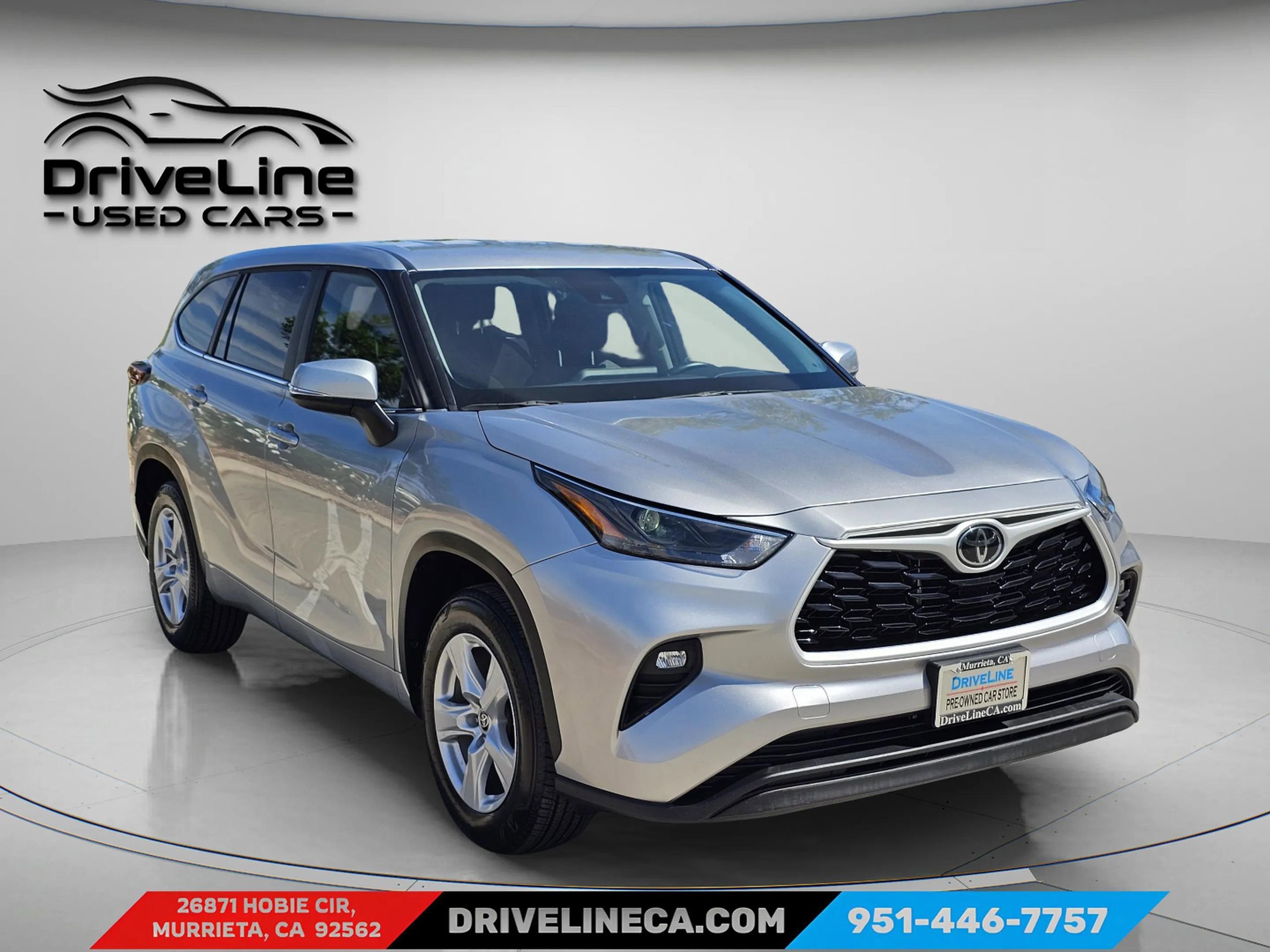 Used 2025 Toyota Highlander LE FWD image 5