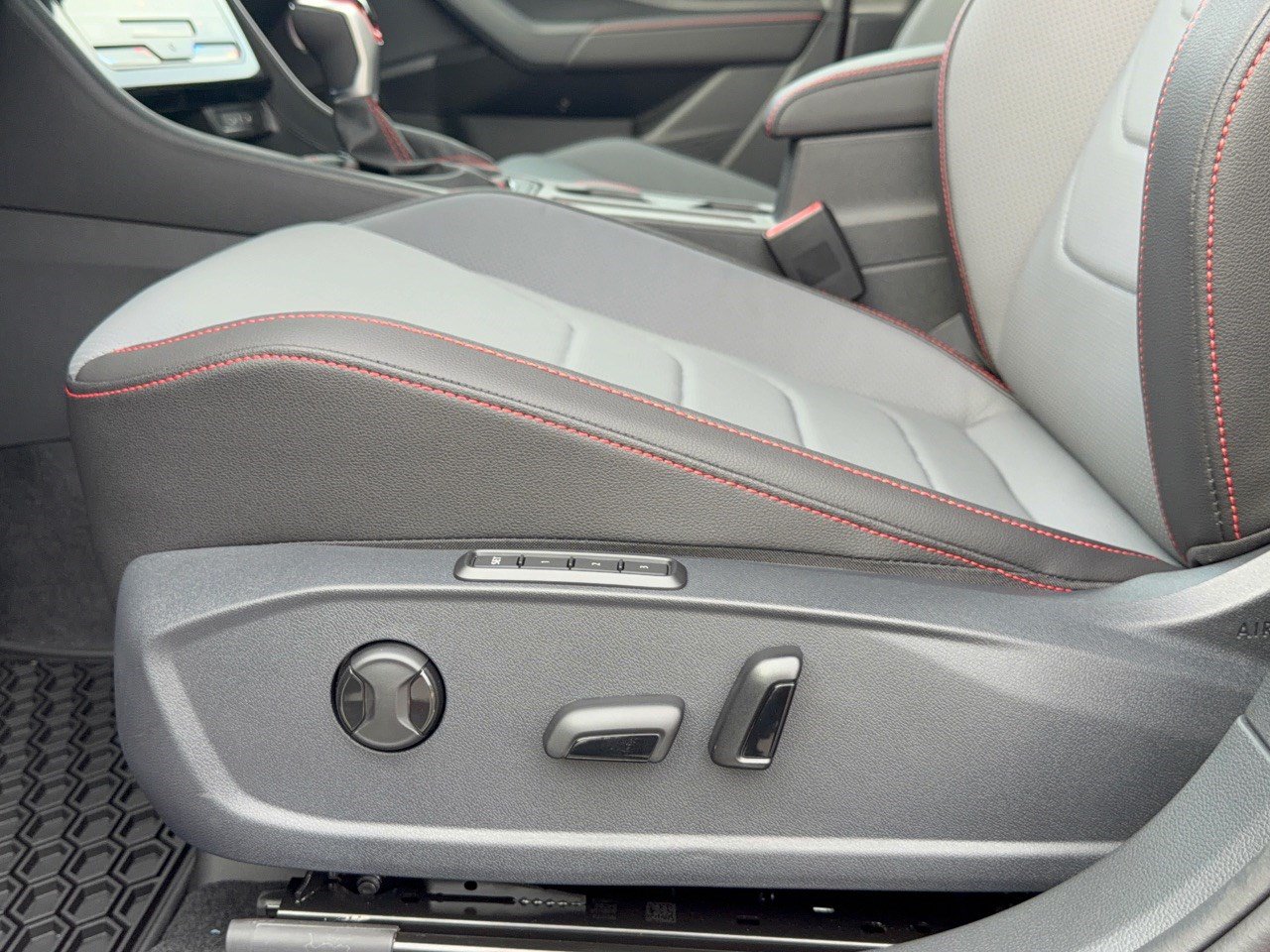 New 2027 Volkswagen Jetta GLI Autobahn FWD image 16
