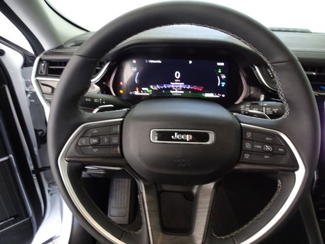 Certified 2023 Jeep Grand Cherokee 4WD 4xe w/ Luxury Tech Group II image 6