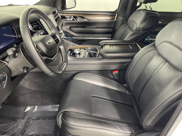 Used 2023 Jeep Grand Wagoneer 4WD w/ Flexible Seating Group image 2