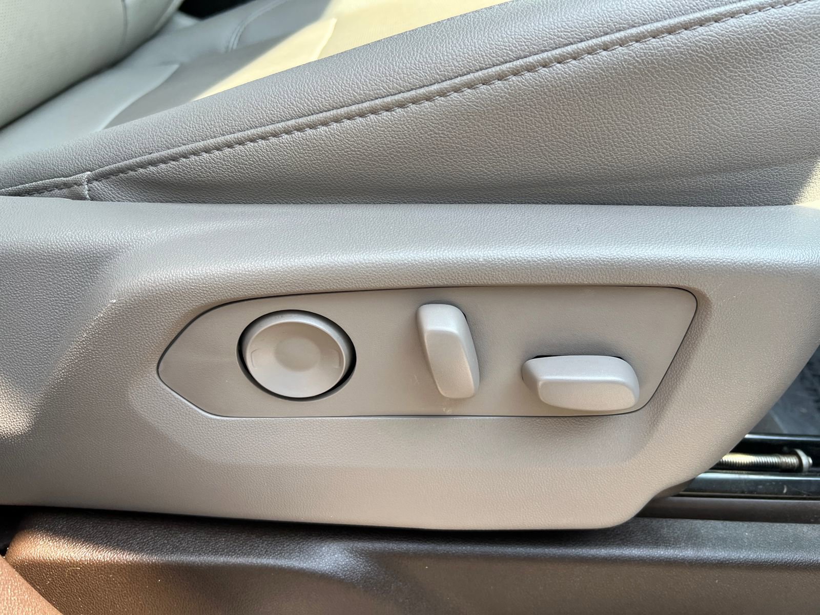 Used 2022 GMC Sierra 1500 SLT w/ SLT Premium Plus Package image 16