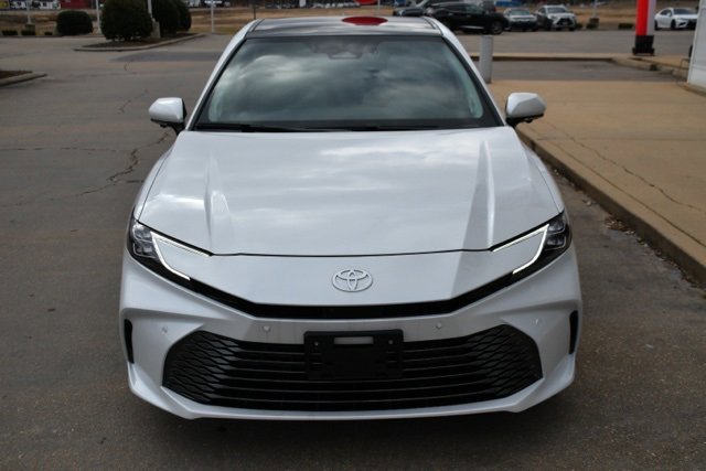 Used 2025 Toyota Camry XLE image 8