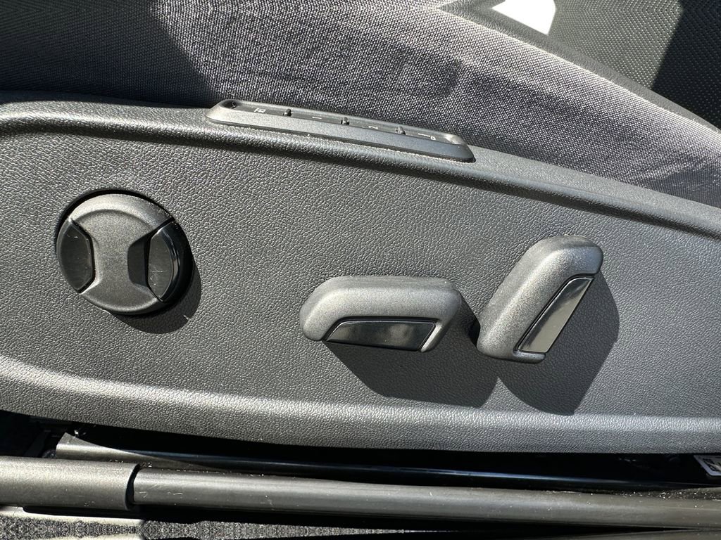 Used 2023 Volkswagen ID.4 Pro S image 10