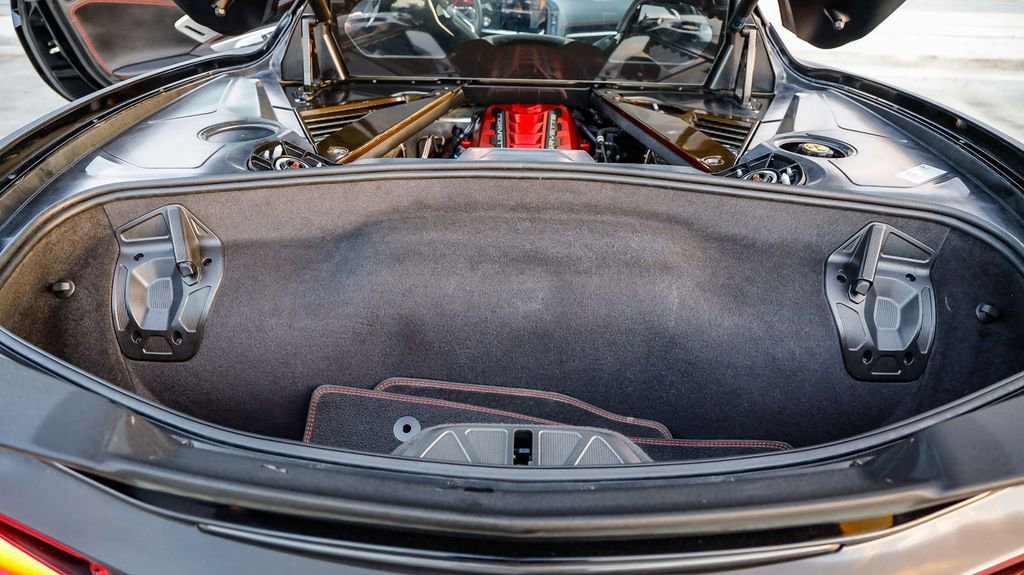 Used 2021 Chevrolet Corvette Stingray Premium Cpe w/ Z51 Performance Package image 28