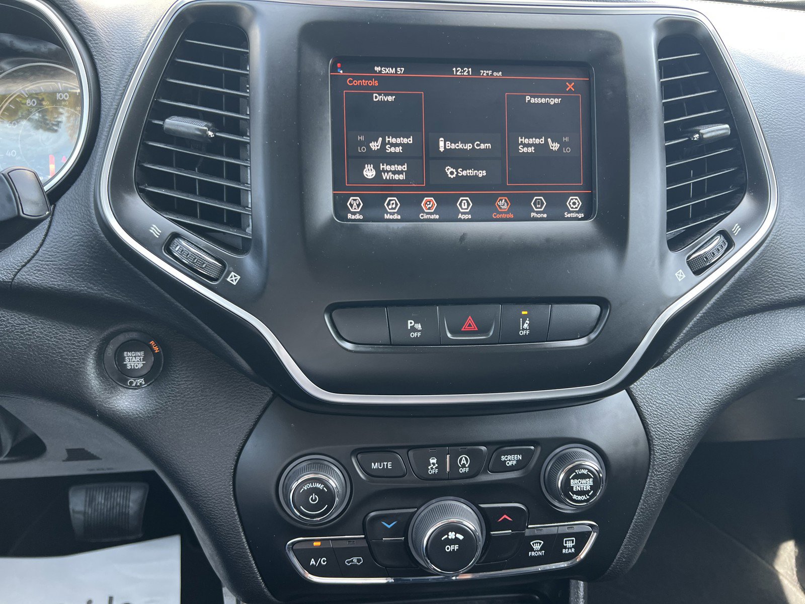 Used 2021 Jeep Cherokee Latitude Plus image 19