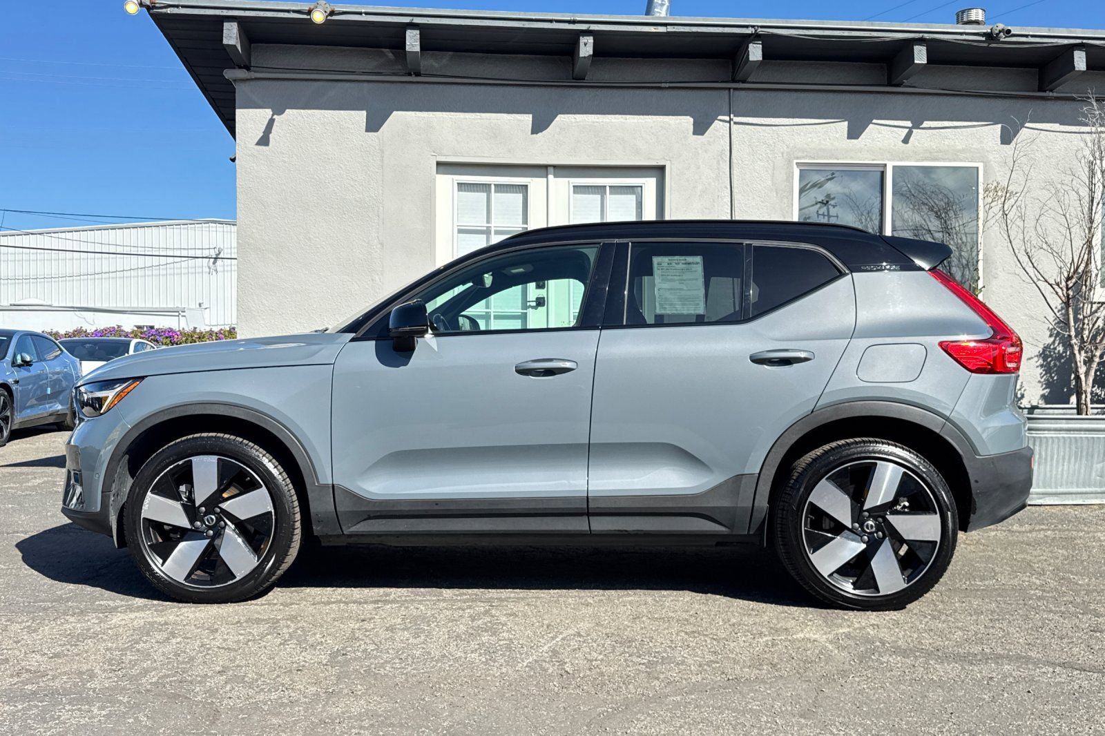Certified 2023 Volvo XC40 Recharge Ultimate w/ Protection Package Premier AWD/4WD image 6