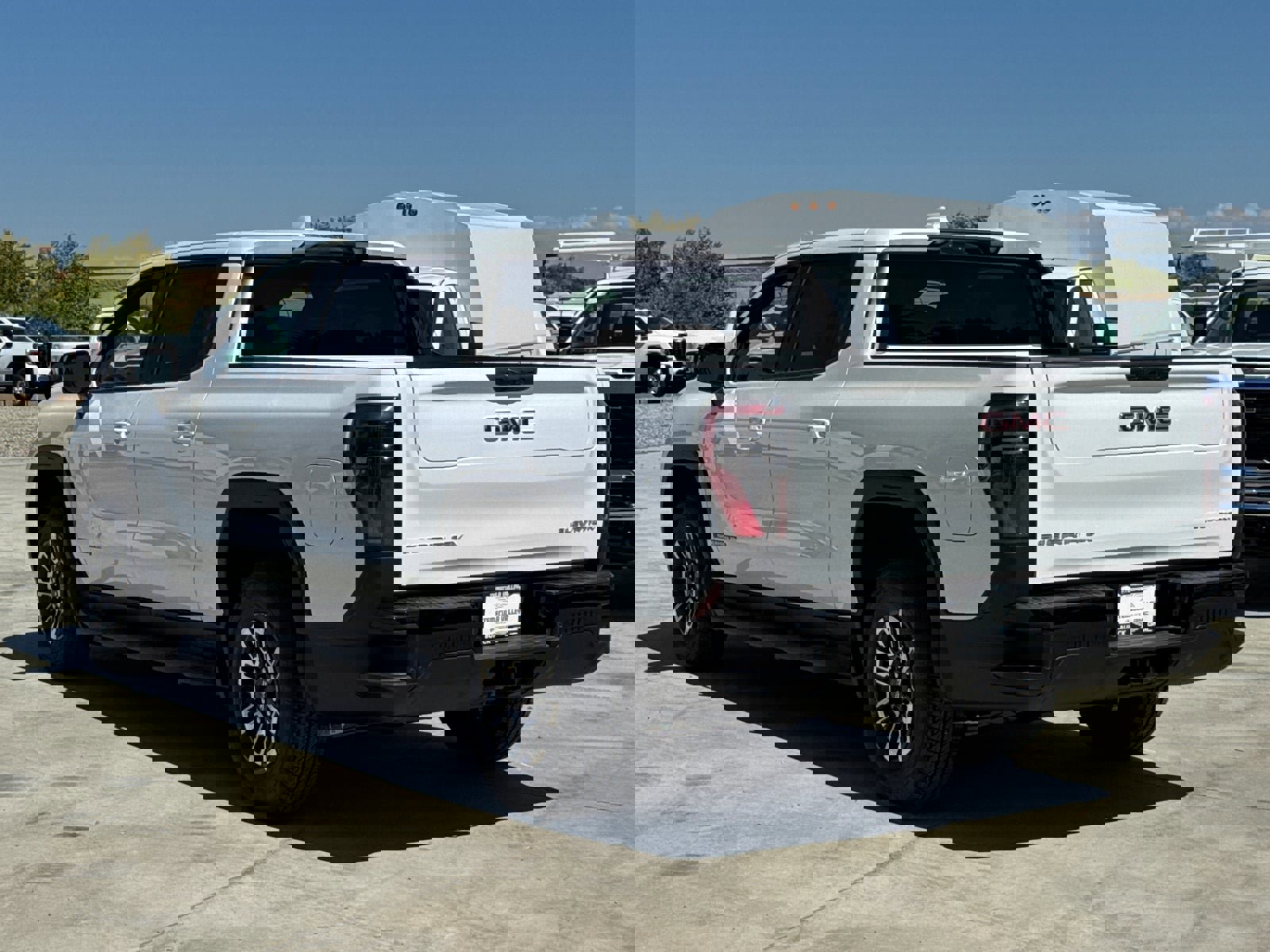 Used 2026 GMC Sierra EV Elevation image 12