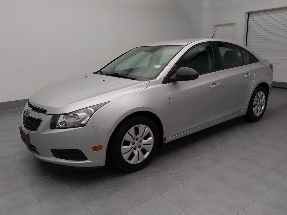 Used 2014 Chevrolet Cruze LS FWD image 2