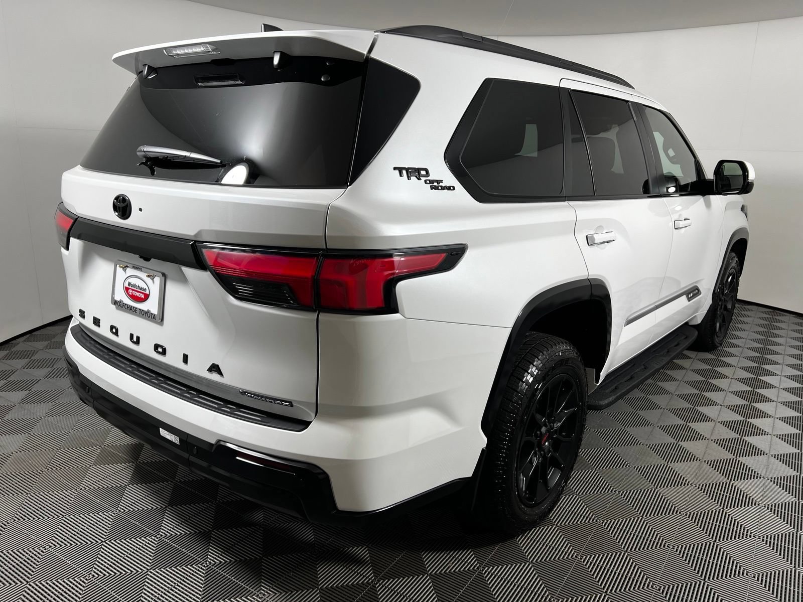 Used 2026 Toyota Sequoia Platinum w/ TRD Off-Road Package AWD/4WD image 5