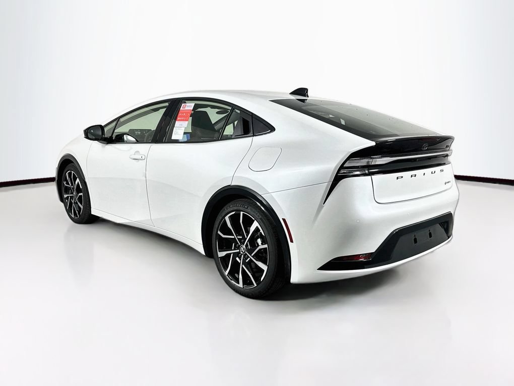 Used 2026 Toyota Prius Plug-In Hybrid FWD image 7