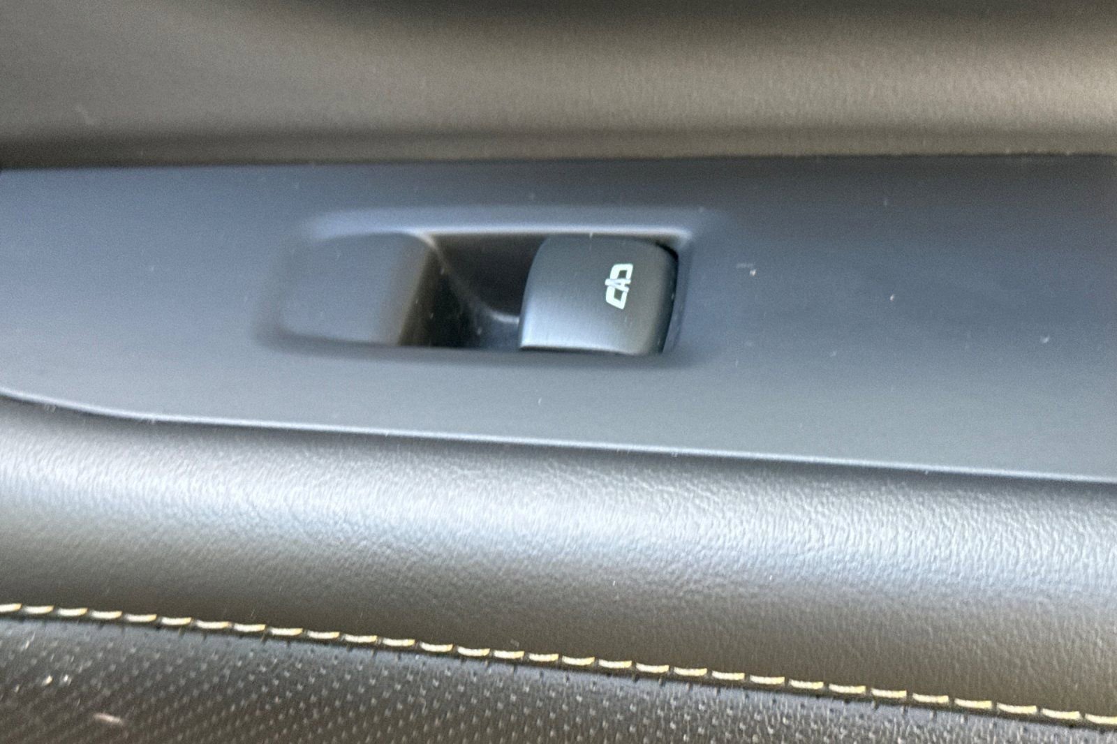 Used 2024 GMC Yukon SLT image 22