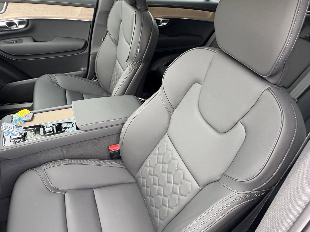 New 2026 Volvo XC90 B6 Core w/ Protection Package Premier image 19