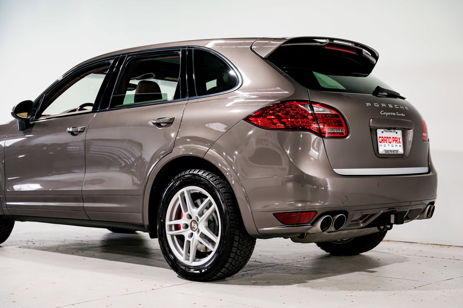 Used 2013 Porsche Cayenne Turbo AWD/4WD image 44