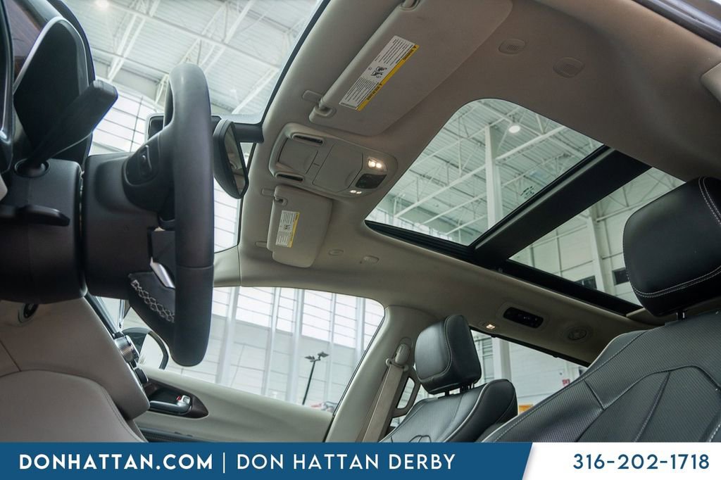 Used 2023 Chrysler Pacifica Limited image 53