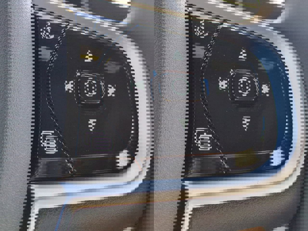 New 2026 Volvo XC90 T8 Plus image 25