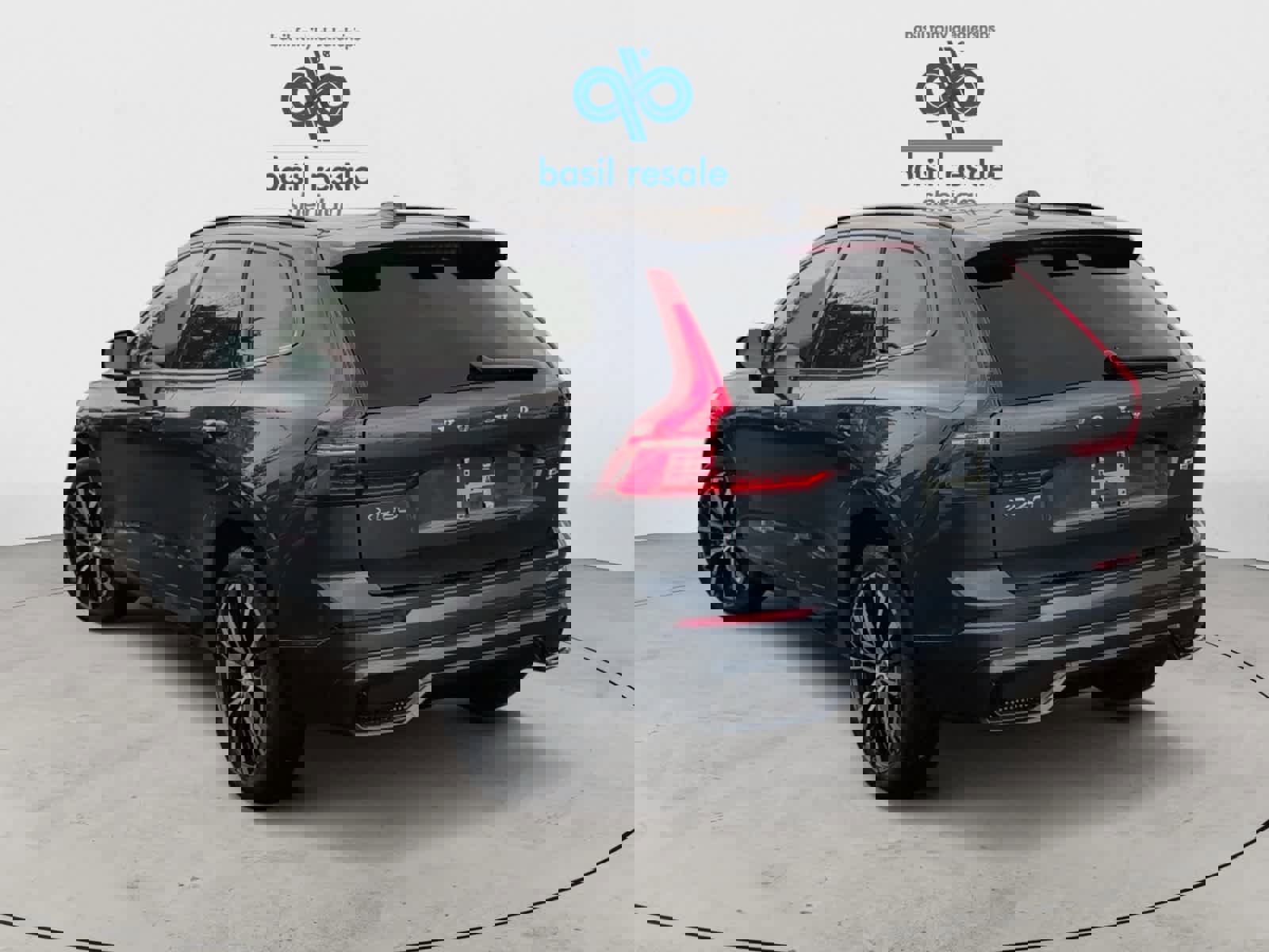 Used 2025 Volvo XC60 B5 Plus image 5