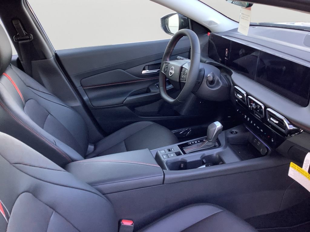 New 2026 Nissan Sentra SR w/ SR Premium Package FWD image 12