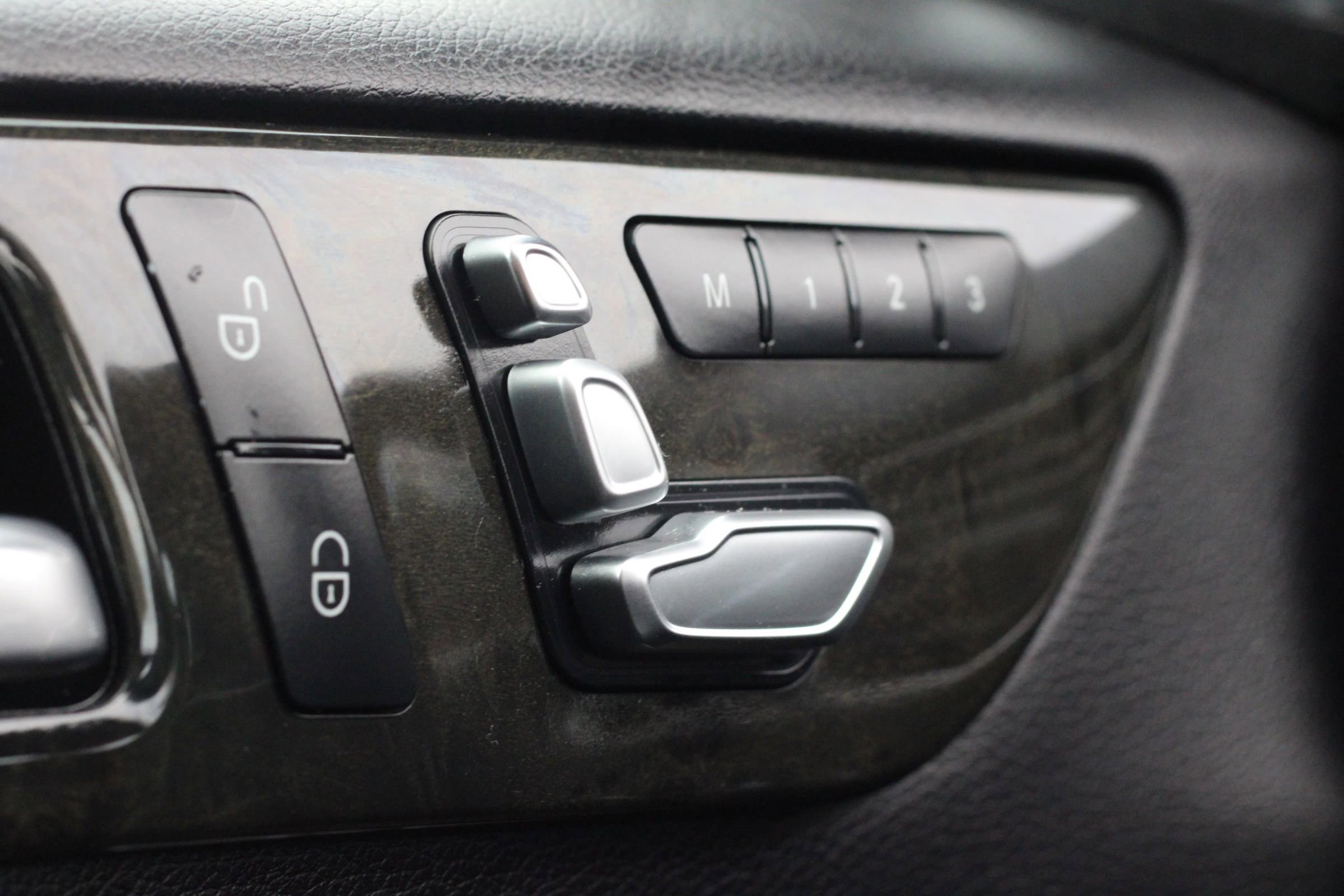 Used 2018 Mercedes-Benz GLS 550 4MATIC w/ Driver Assistance Package image 22