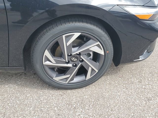 New 2026 Hyundai Elantra Limited image 6