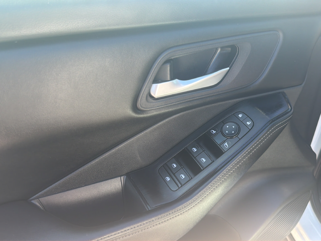 Certified 2024 Nissan Rogue SV AWD/4WD image 21