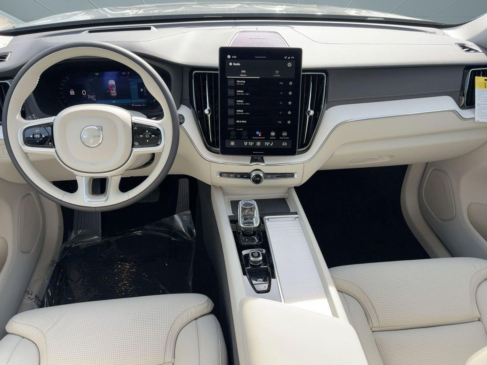 New 2026 Volvo XC60 B5 Ultra w/ Climate Package image 25