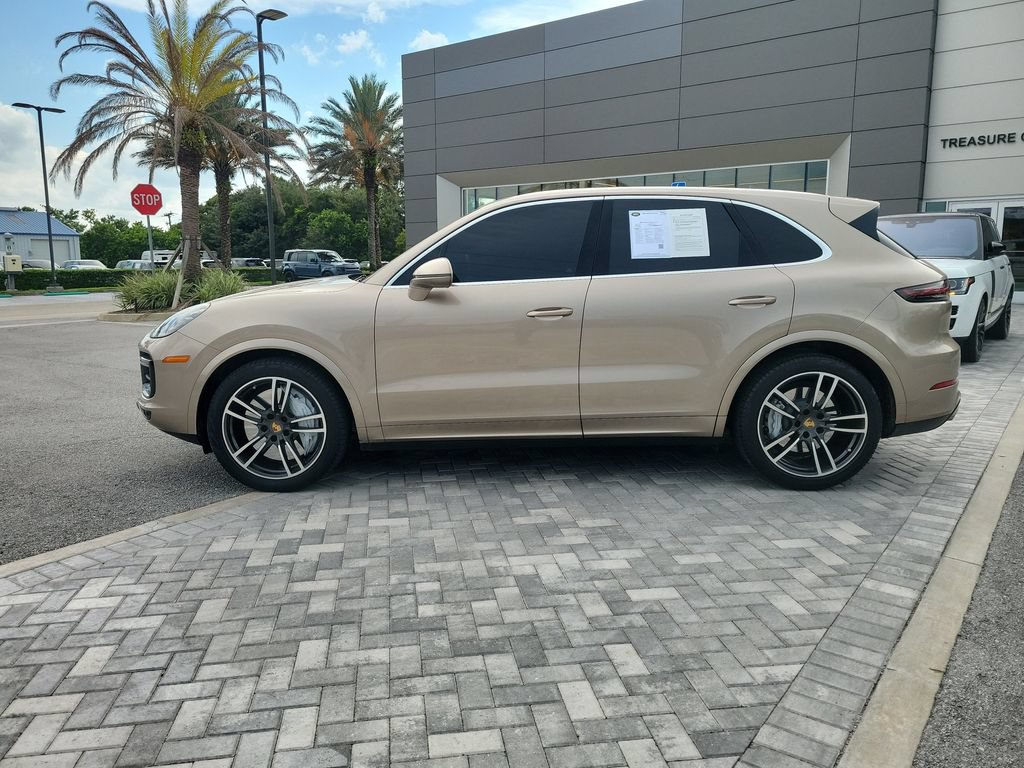 Used 2019 Porsche Cayenne Turbo AWD/4WD image 2