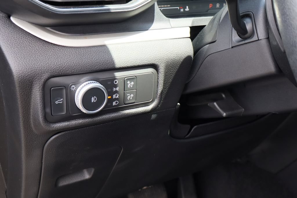 Used 2021 Ford Explorer XLT w/ Equipment Group 202A AWD/4WD image 12