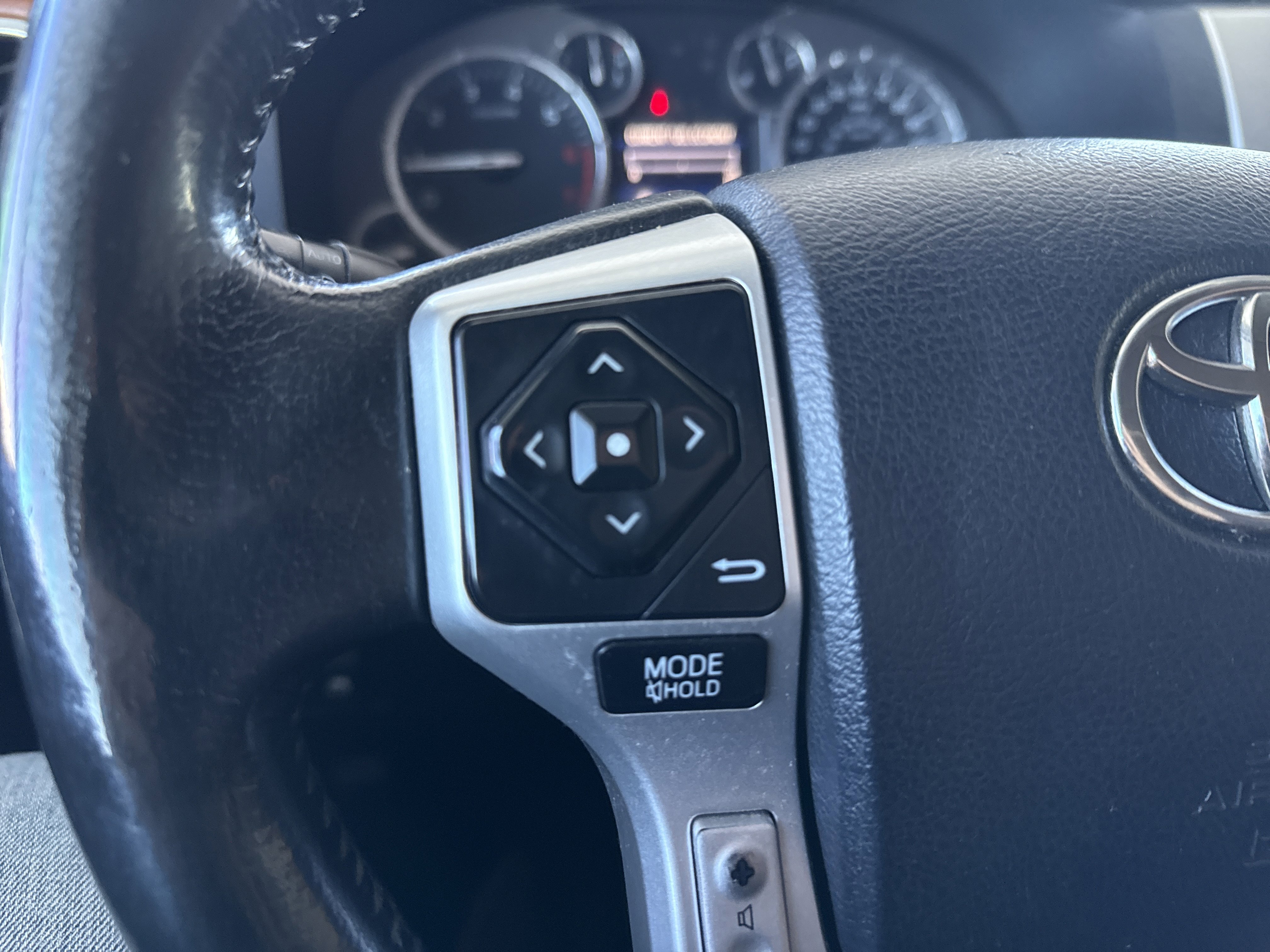 Used 2015 Toyota Tundra 1794 Edition image 34