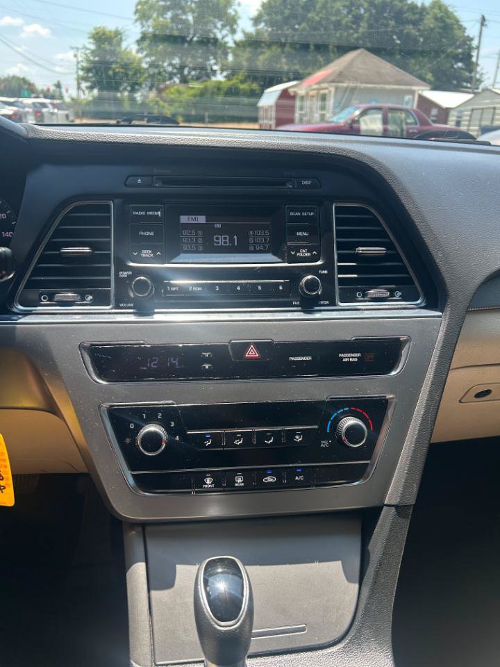 Used 2017 Hyundai Sonata SE FWD image 14