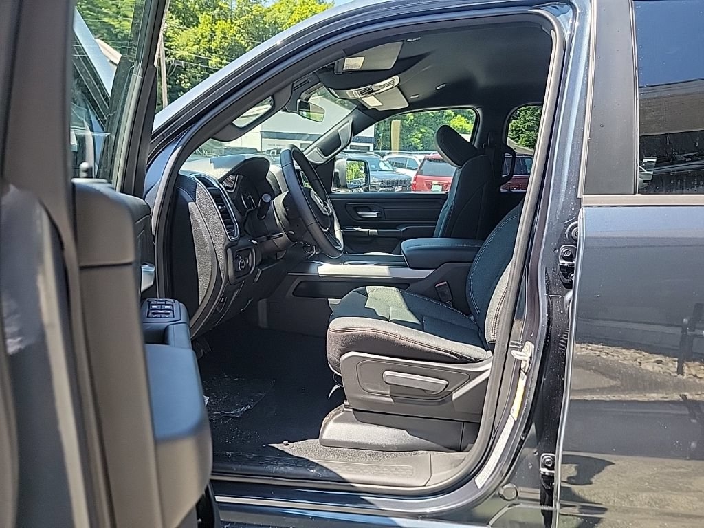 New 2026 RAM 1500 Express AWD/4WD image 5