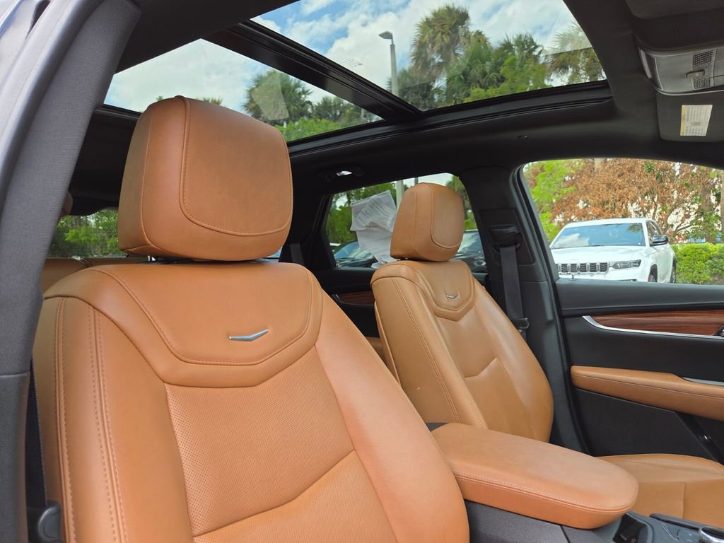 Used 2020 Cadillac XT5 Premium Luxury FWD image 11