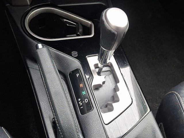 Used 2018 Toyota RAV4 Limited image 16