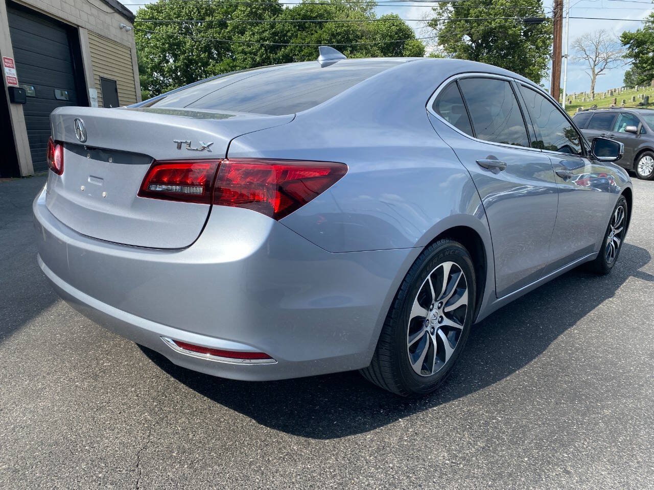 Used 2015 Acura TLX w/ Technology Package FWD image 3