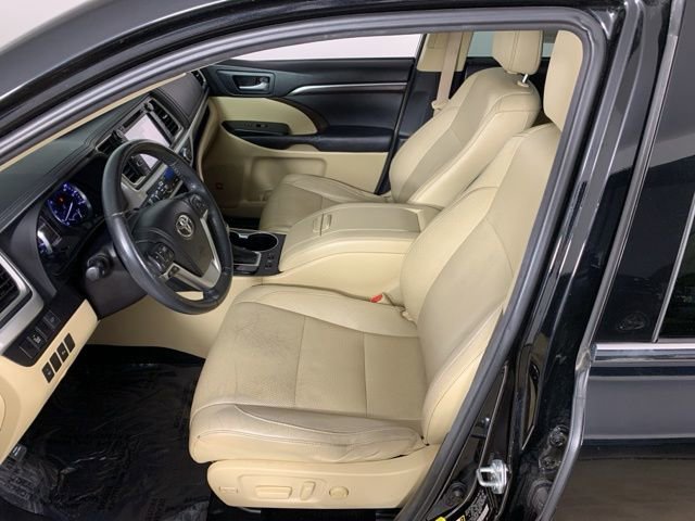 Used 2014 Toyota Highlander Limited image 32