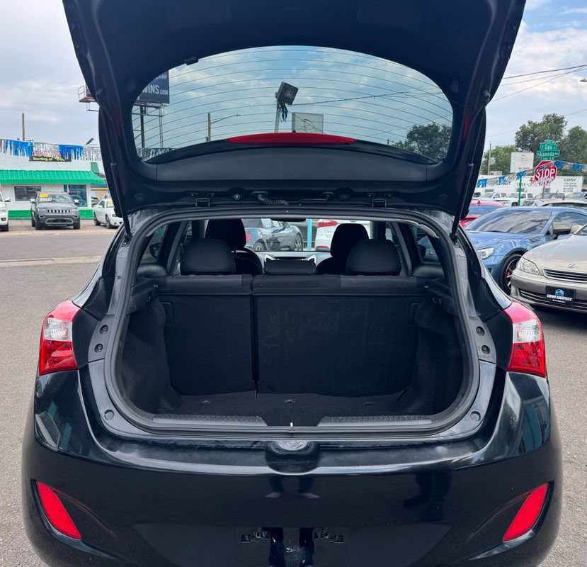 Used 2017 Hyundai Elantra GT FWD image 13