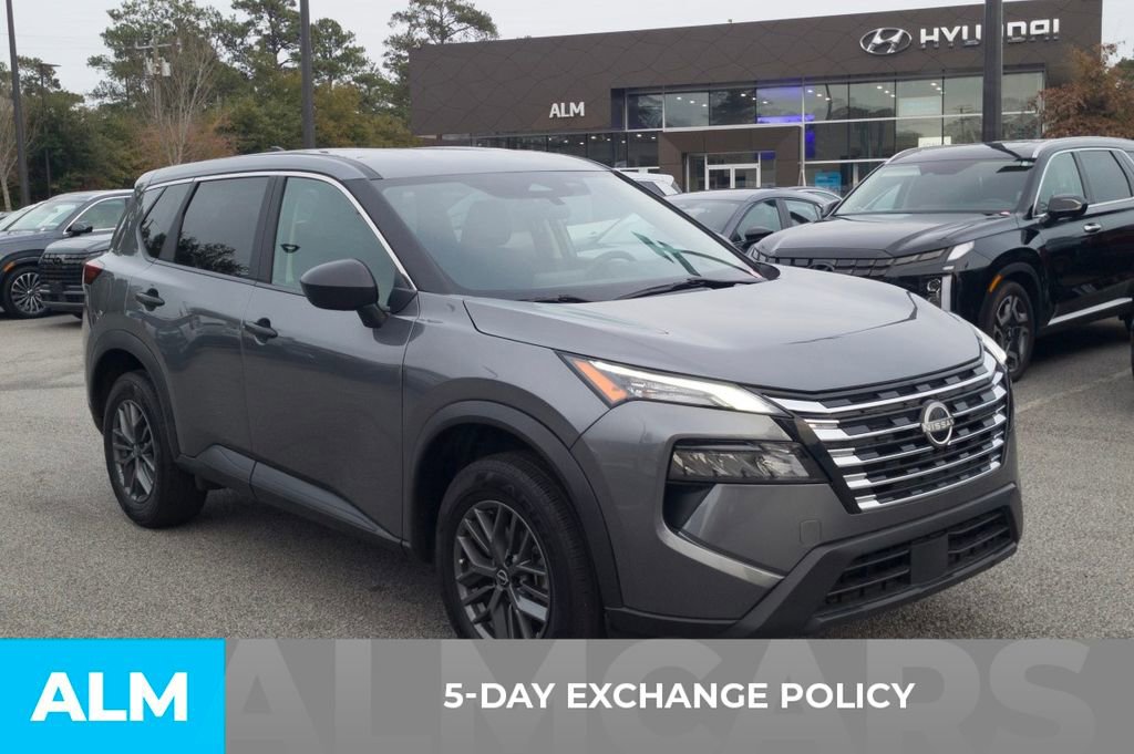 Used 2024 Nissan Rogue S image 4