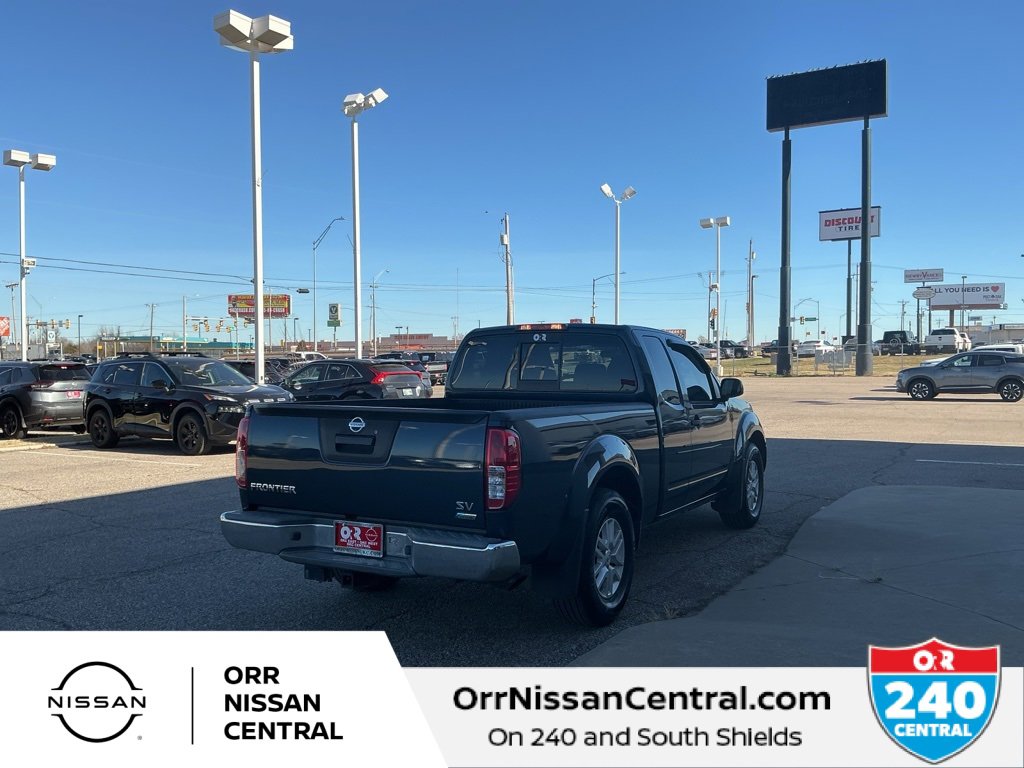 Used 2017 Nissan Frontier SV image 5