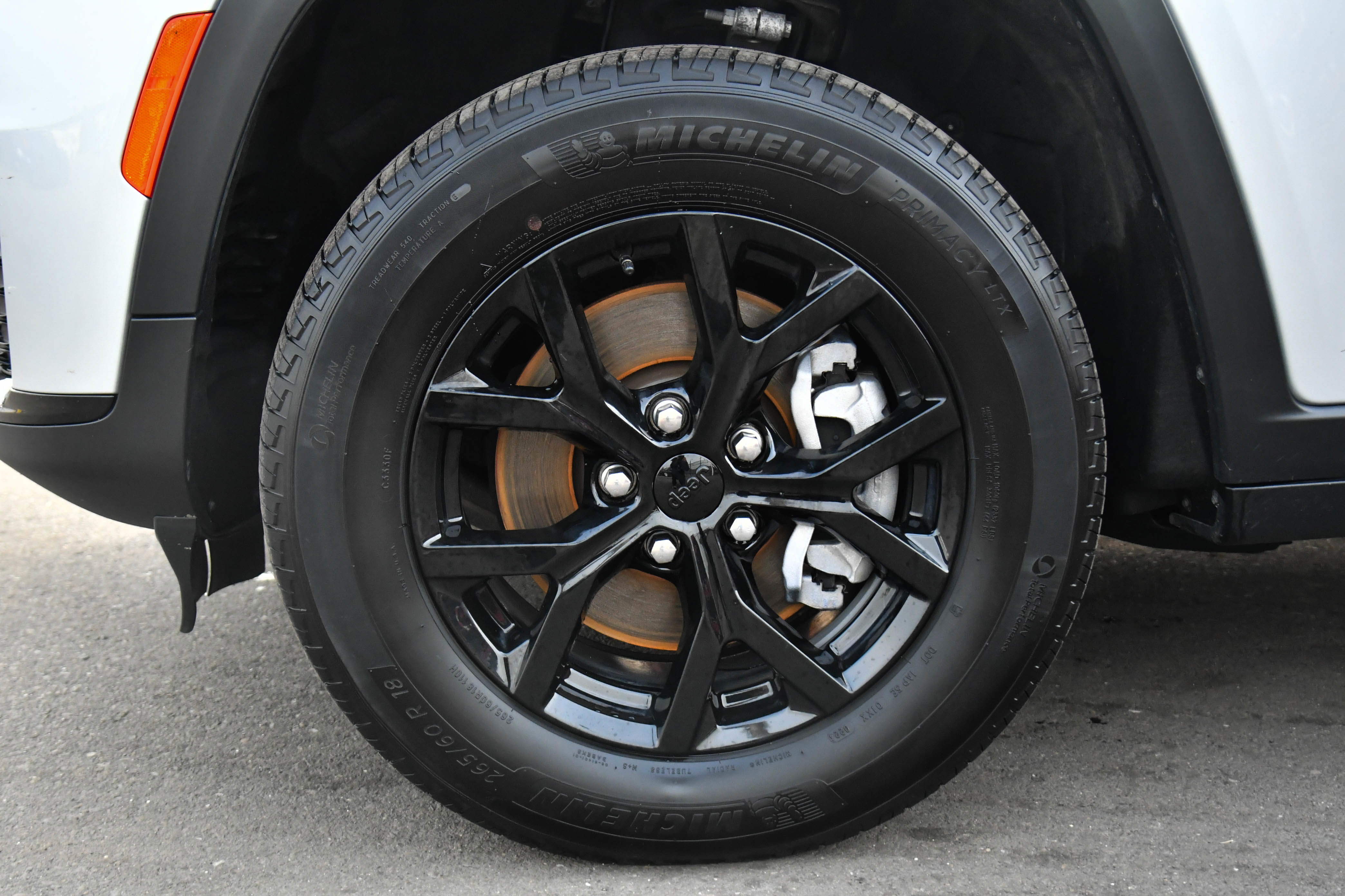 Used 2024 Jeep Grand Cherokee L Laredo image 12