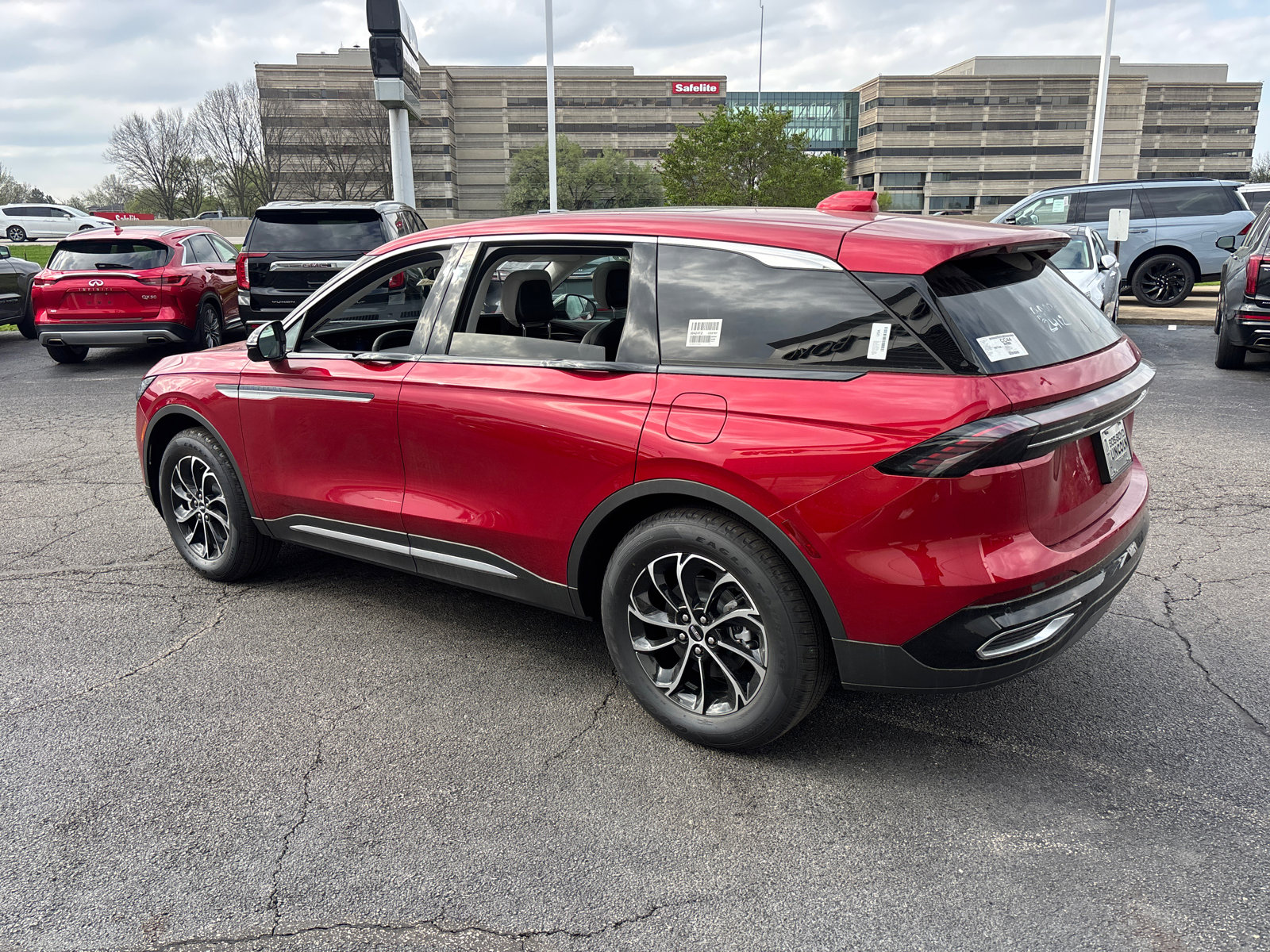 New 2026 Lincoln Nautilus Premier w/ Equipment Group 102A AWD/4WD image 5