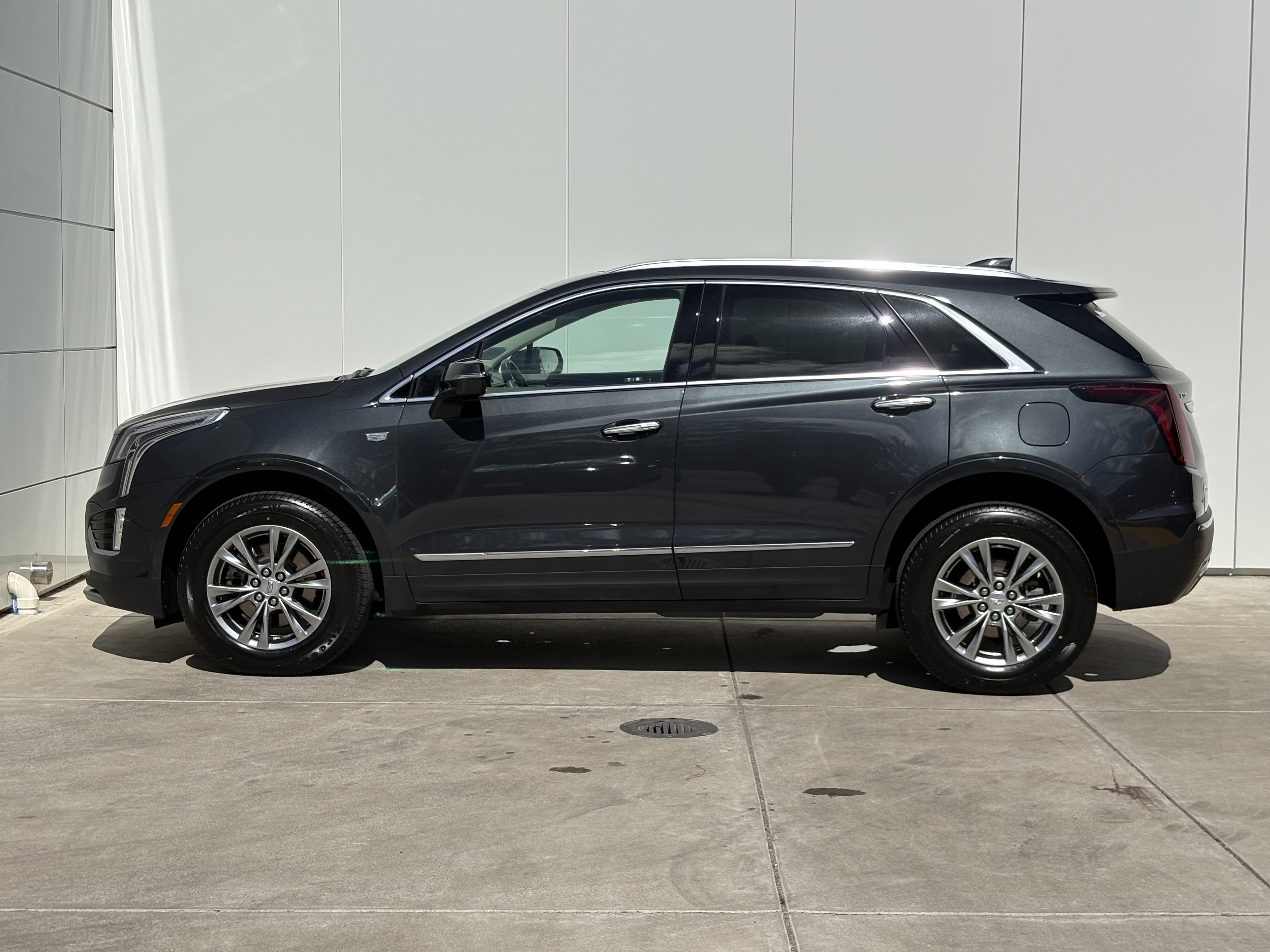 Certified 2023 Cadillac XT5 Premium Luxury w/ LPO, Floor Liner Package AWD/4WD image 5